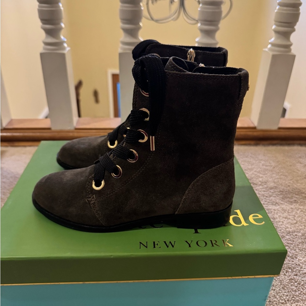 Kate Spade “Raquel” booties in olive green suede, size 6, worn once - Picture 8 of 8